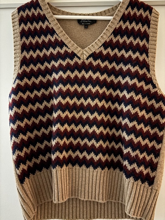 A.P.C. Sweaters - A.P.C women’s merino wool vest sz L